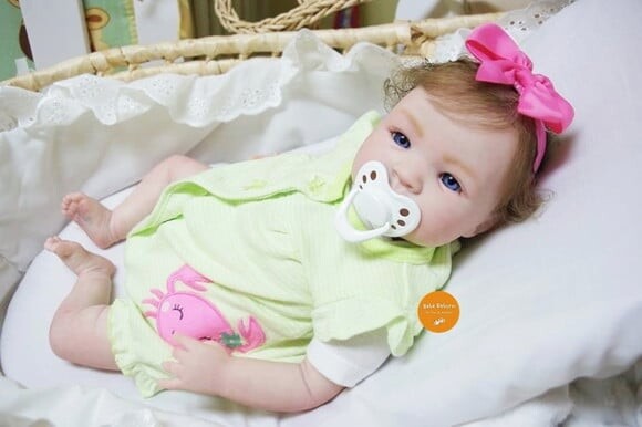 Boneca Bebê Reborn Menina Realista Olhos Azuis Lindíssima