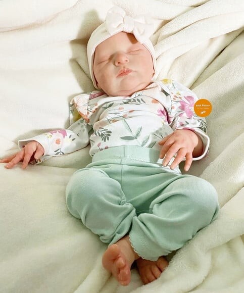 Boneca Bebê Reborn Menina Realista Uma Doçura de Bebê