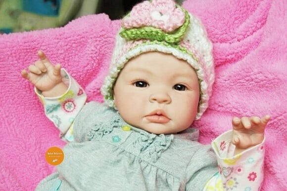 Boneca Bebê Reborn Menina Recém Nascida Linda e Realista