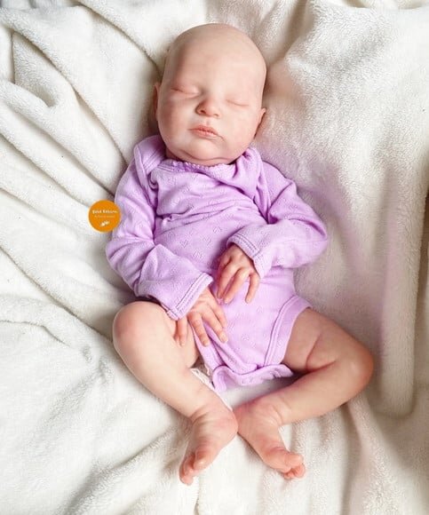 Bebê Reborn Menina Bebê Quase Real com Enxoval e Chupeta