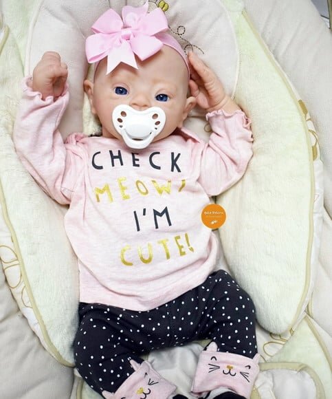 Bebê Reborn Menina Especial Síndrome de Down Muito Fofa