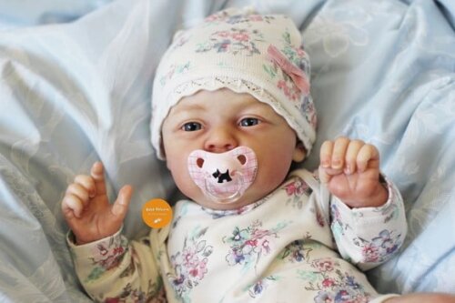 Bebê Reborn Menina Linda e Realista Um Verdadeiro Presente