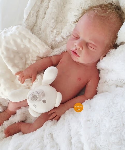 Bebê Reborn Menina Parece de Verdade Toda em Silicone Sólido