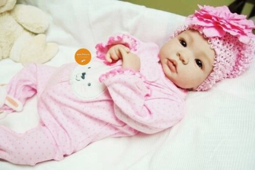 Bebê Reborn Menina Realista Linda e Muito Fofa com Enxoval