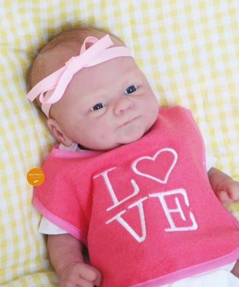 Bebê Reborn Menina Toda Silicone Sólido Realista com Enxoval