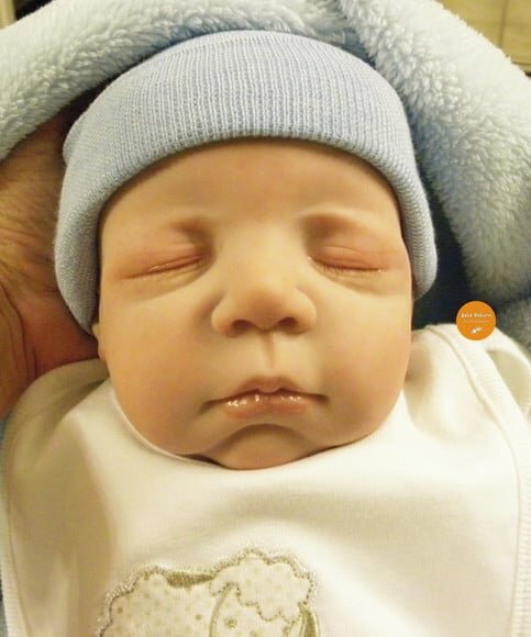 Bebê Reborn Menino Muito Fofo e Realista Acompanha Chupeta