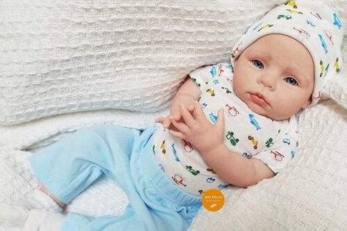 Bebê Reborn Menino Realista Parece de Verdade É Um Presentão
