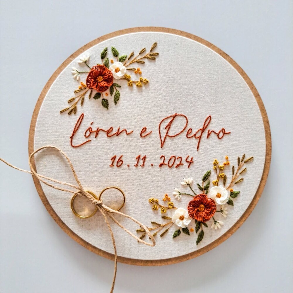 Bastidor Bordado Personalizado Porta-Alianças para Casamento