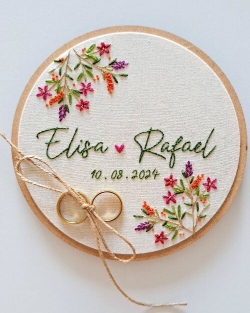 Bastidor Bordado Personalizado Porta-Alianças para Casamento
