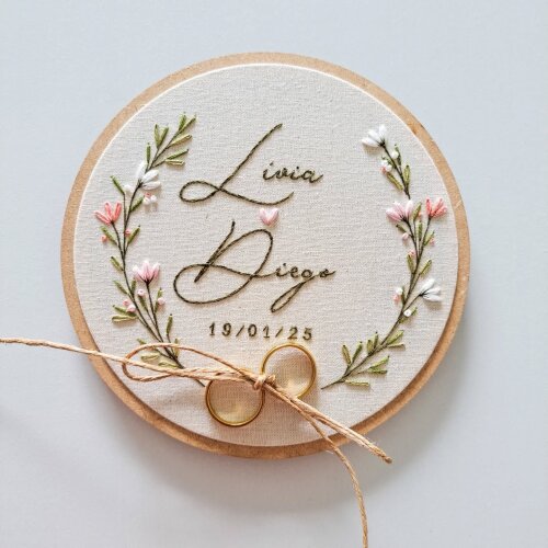 Bastidor Bordado Personalizado Porta-Alianças para Casamento