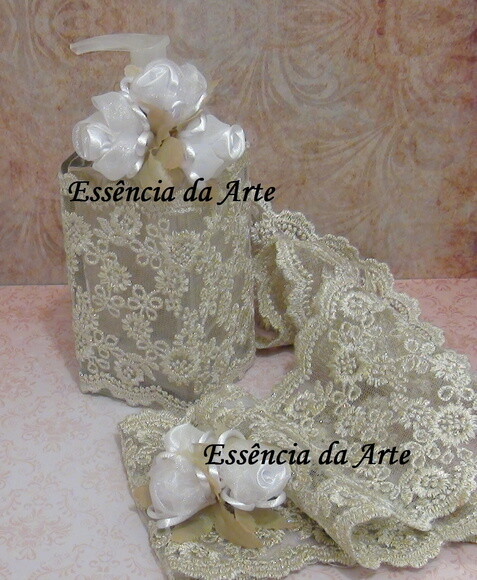 2 Buquês em Cetim e Organza - White
