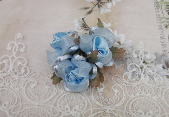 2 Buques Flor em Cetim e Organza Azul