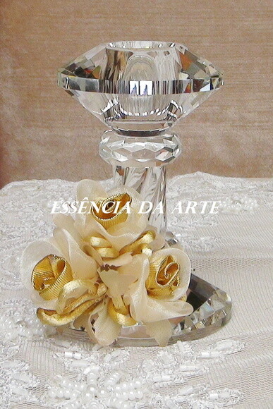 2 Buques Flor em Cetim e Organza Dourada