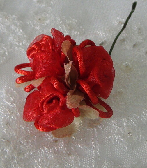 2 Buques Flor em Cetim e Organza Red