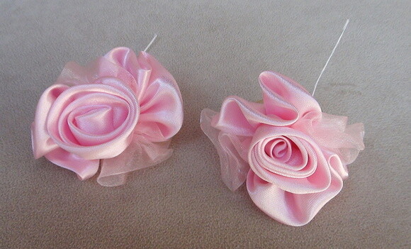 2 Flores em Cetim e Organza - Rosa