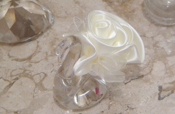 2 Flores em Cetim e Organza Ivory