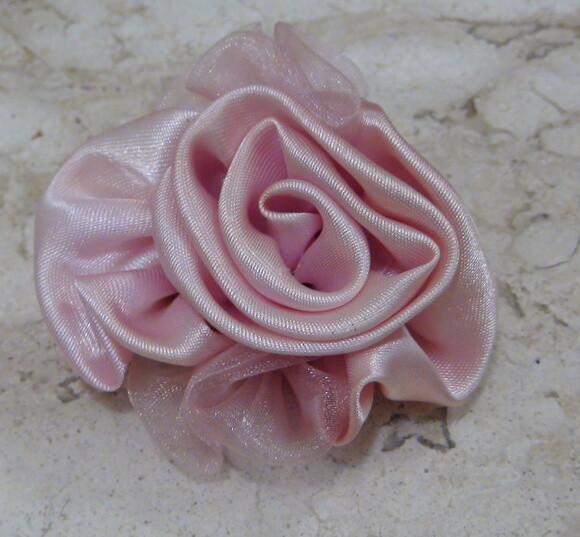 2 Flores Rosa Cetim e Organza Nude I