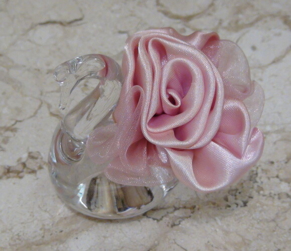 2 Flores Rosa Cetim e Organza Nude I
