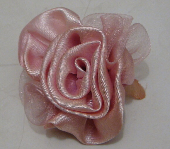 2 Flores Rosa Cetim e Organza Nude I