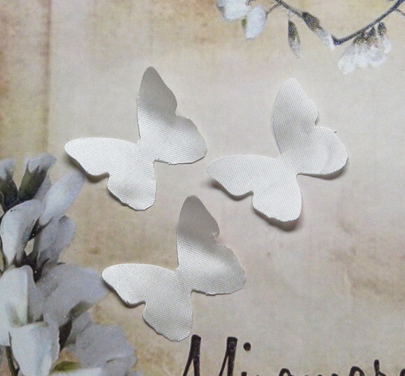Borboletas em Cetim - Off White - 25 un - 4,0x3,0 cm