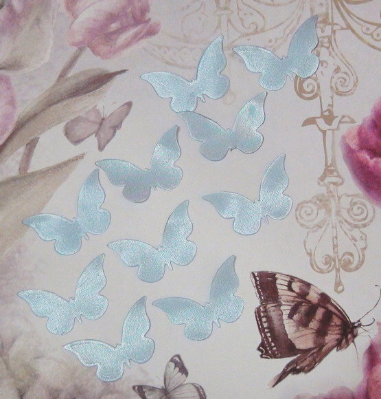 Borboletas em Cetim Azul - 25 UN - 3x2 cm.
