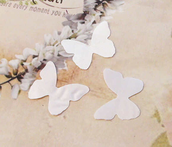Borboletas em Cetim Brancas - 50 un - 3,5x3,0cm