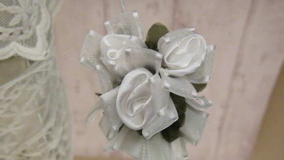 Buque em Cetim - Pacote com 18 Flores.