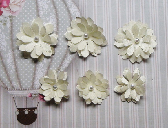 Flor em 3d - Amarelas - 06 un