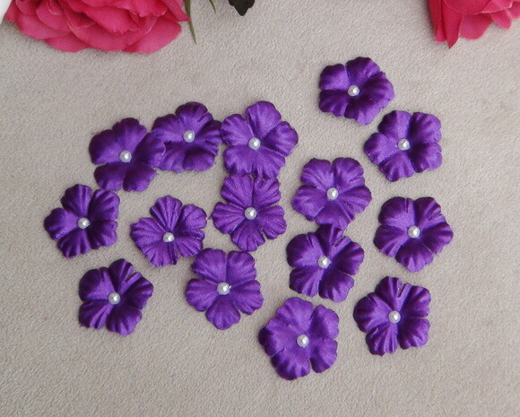 Flor em Cetim - 30 Unidades.