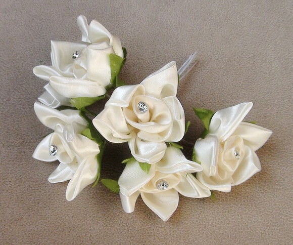 Flor em Cetim - Buque com 12 Unidades.