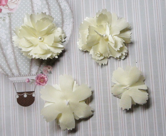 Flor em Cetim 3d - Amarelas - 06 un