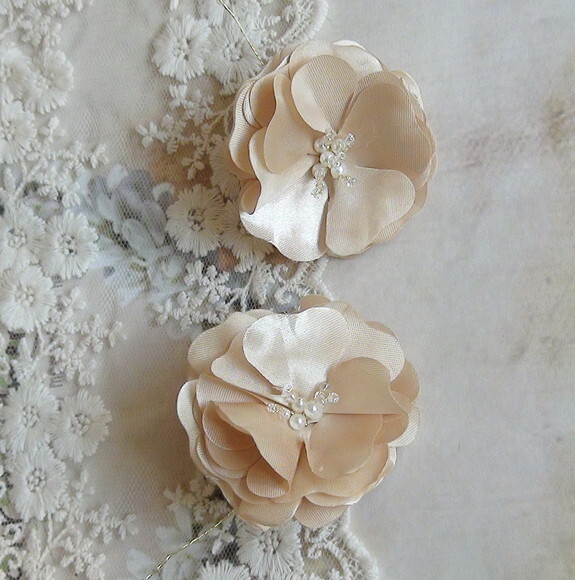 Flor em Cetim 3d - Champagnhe - 01 un