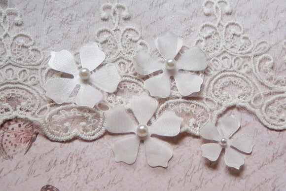 Flor em Cetim e Organza - 10 un