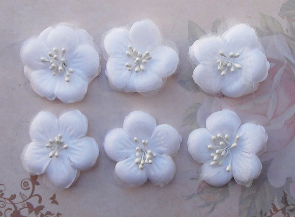 Flor em Cetim e Organza Branco - 06 un
