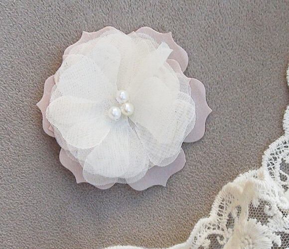 Flor em Cetim e Organza Champagnhe - 05 un