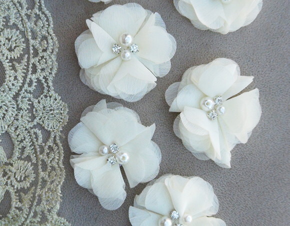 Flor em Chiffon - Marfim - 06 un