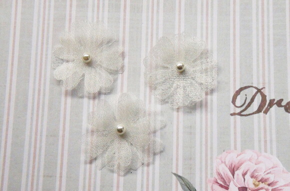Flor em Organza 3d - Branca - 30 un