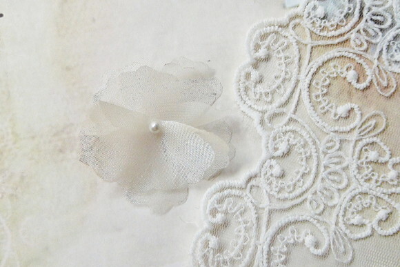 Flor em Organza 3d - Branca- 18 un