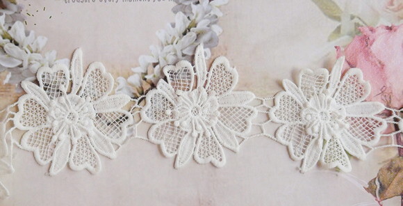 Flor em Renda - Branco - 10un