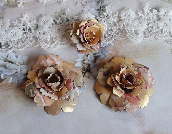 Flores Artesanais em Papel - 03 un