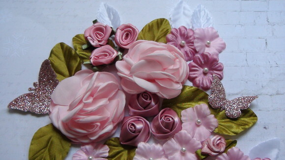 Flores e Folhas em Cetim -