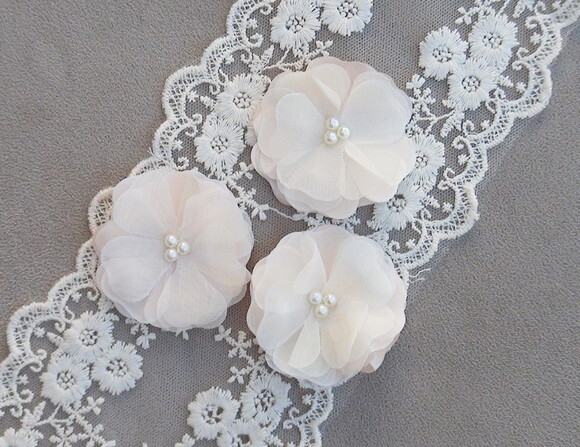 Flores em 3d - 05 un - Marfim