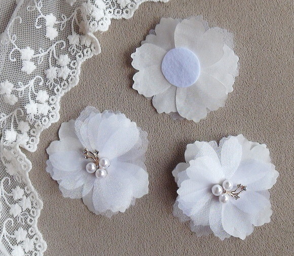 Flores em 3d - Brancas - 3 un