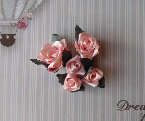 Flores em Cetim - 05 un