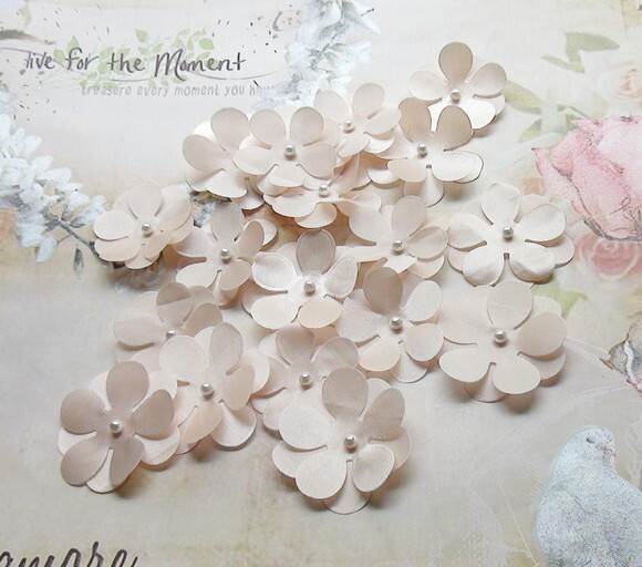 Flores em Cetim 3d - 3cm - 10 un
