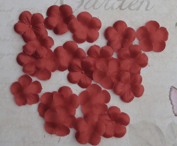 Flores em Cetim 3d - Vermelha -30 un