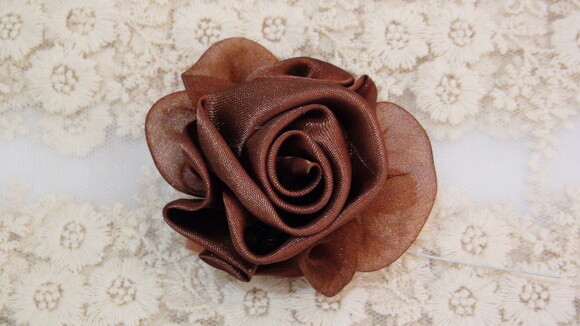 Flores em Cetim e Organza - 2 un Marrom