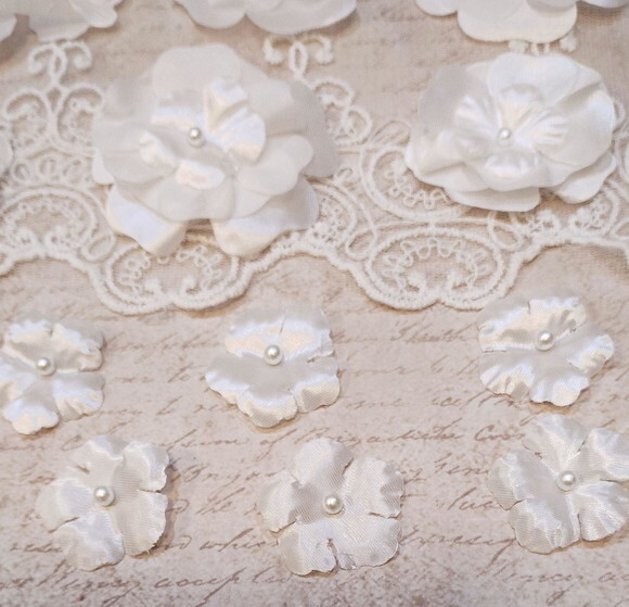 Flores em Cetim e Organza - 21 Flores