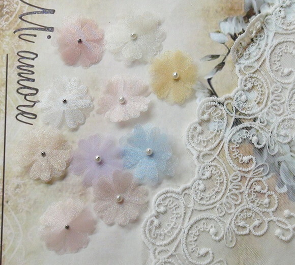 Flores em Organza 3d -3,0 cm - 10 Un.