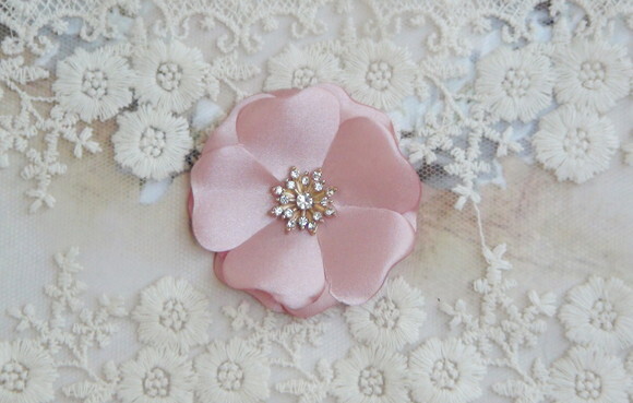 Pétalas de Flor em Cetim - Rose Claro - 6,0 cm - 30 un